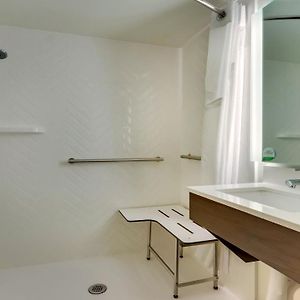 Standard Queen Room Two Queen Beds Tub Communications Accessible